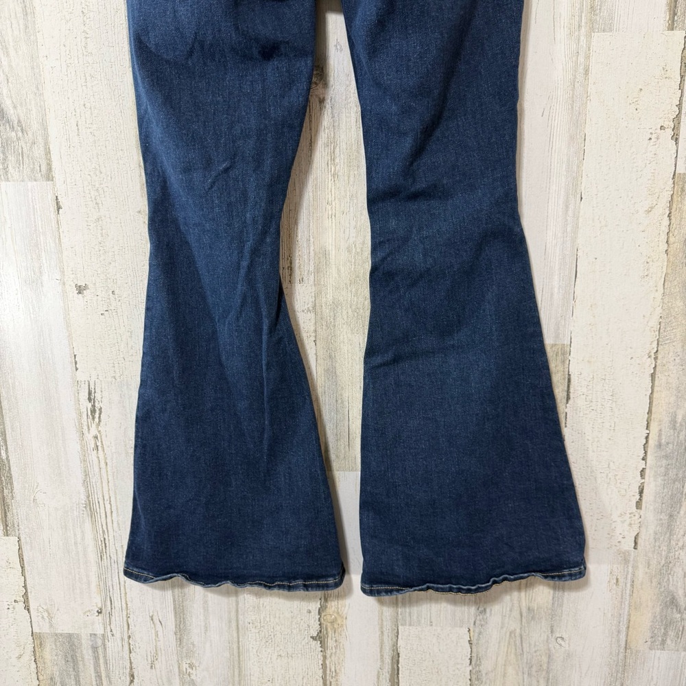 Arizona Jean Company Low Rise  Ultra Fit & Flare Jeans - Picture 8 of 11